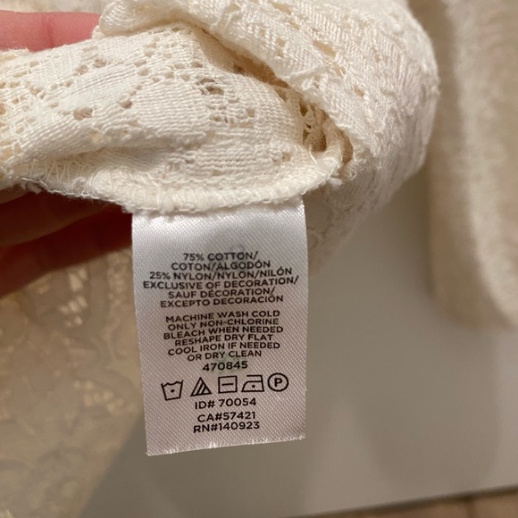 NWOT LOFT Lace Button Back White Blouse - Picture 5 of 6